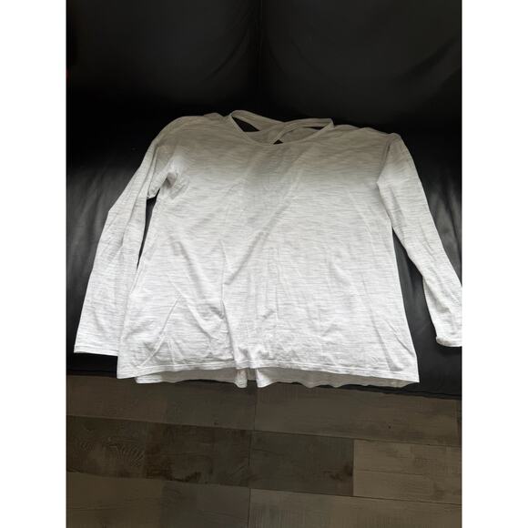 Lululemon Tops - Lululemon light weight long sleeved light grey heathered shirt
